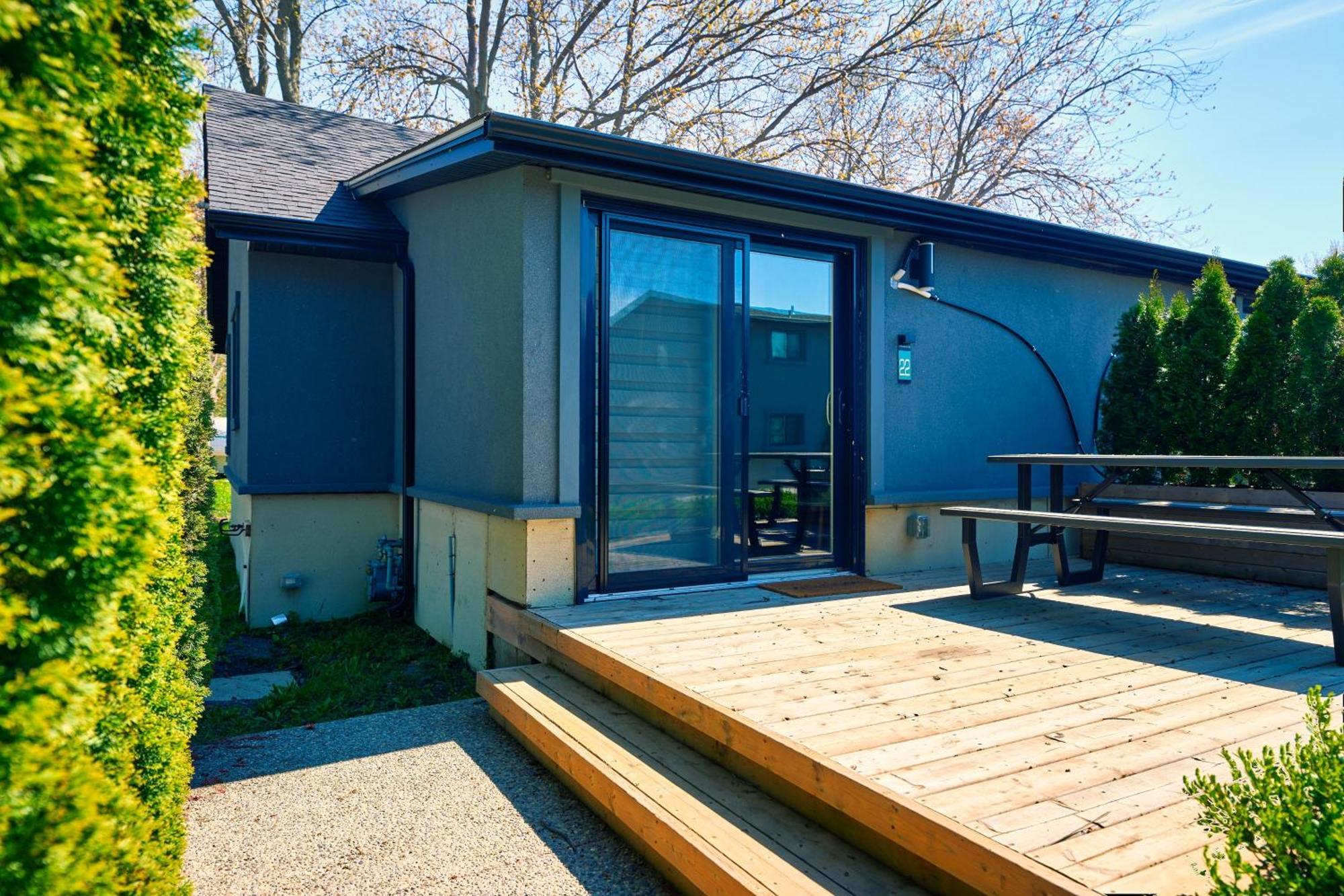 The Long Beach Resort - Beachfront Cottages & Townhouse Suites Wainfleet Exterior foto